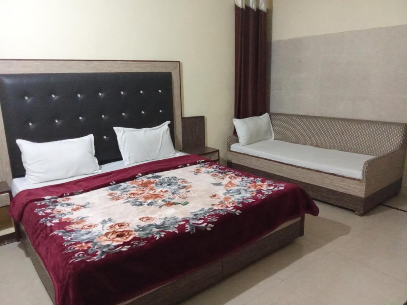Krishna Holiday Guest House Block II Dharamshala Exterior foto